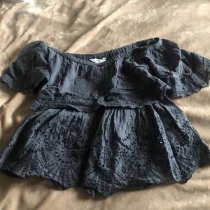 AE eyelet off the shoulder
